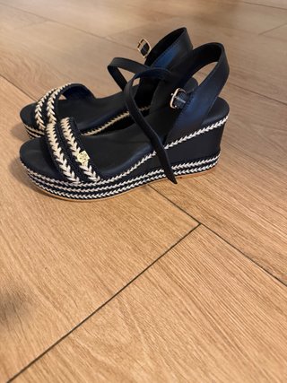 Cuñas Verano Mujer Negras y Beige