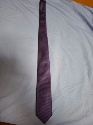 Corbata morada