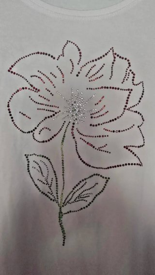 Camiseta MONA blanca con flor pedrería