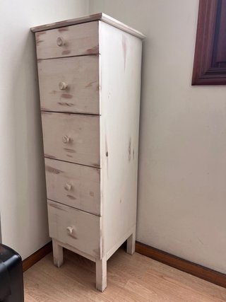 Cajonera de madera blanca