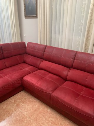 Sofá Cherloom rojo extensible