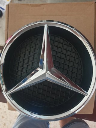 Emblema Estrella Mercedes Delantero