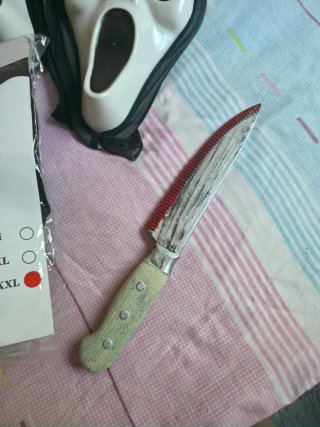 Disfraz Ghostface con Máscara y Cuchillo