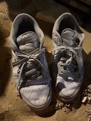 Zapatillas Adidas Beige y Blancas