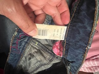 Pantalones vaqueros Desigual con parches