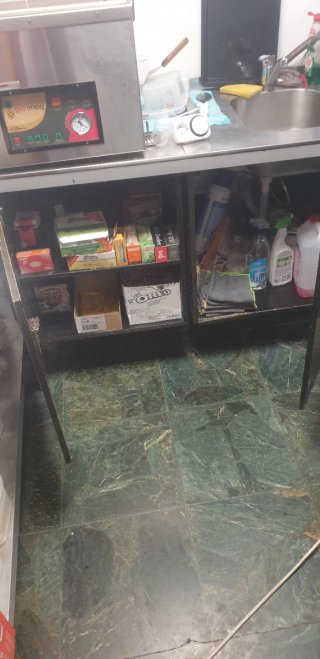 Mueble cocina con fregadero y mesa auxiliar
