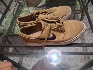 Nike Talla 41 Beige/Marrón