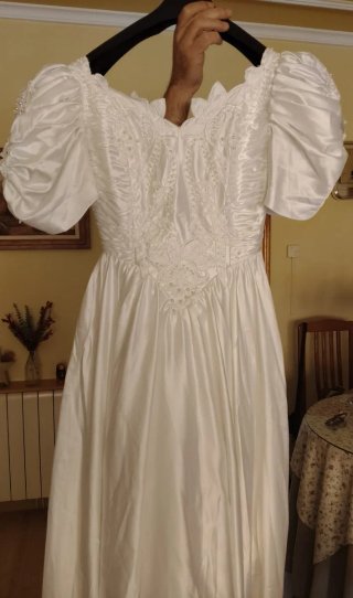 Vestido de novia raso blanco cuerpo drapeado