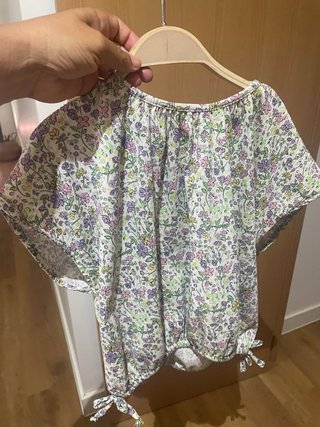 Camiseta floral multicolor