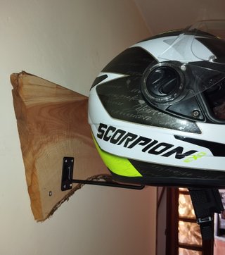 Soporte Perchero para 3 Cascos