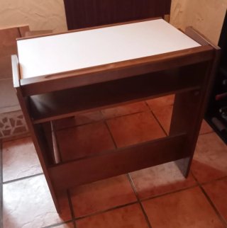 Escritorio infantil de madera