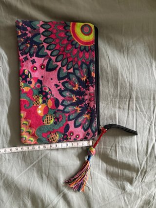 Bolso Clutch Multicolor con Borla