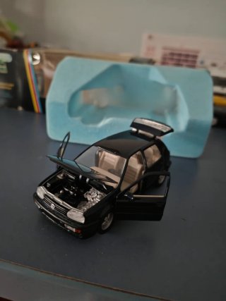 Volkswagen Golf III 1/43 SCHABAK