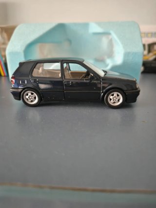 Volkswagen Golf III 1/43 SCHABAK