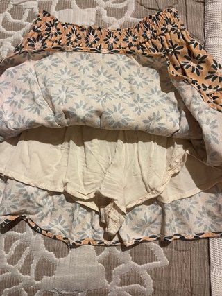 Falda Zara flores naranja y negra de niña talla 12