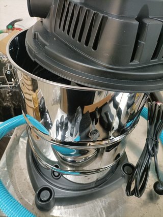 - Cecotec aspirador sólidos líquidos metal poten