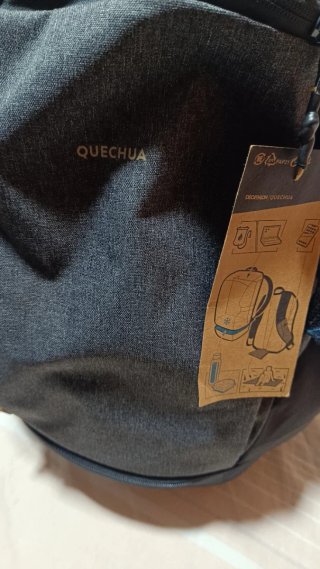 Mochila Quechua Negra y Gris
