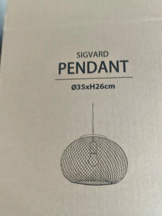 Lámpara colgante de mimbre tejida