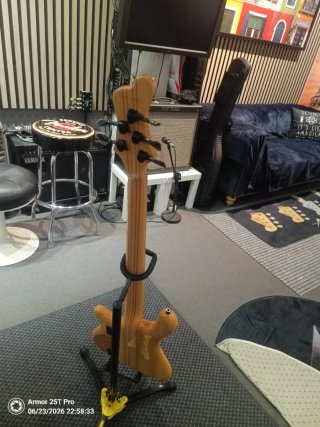 Bajo Eléctrico Mayones 5 Cuerdas
