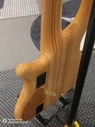 Bajo Eléctrico Mayones 5 Cuerdas