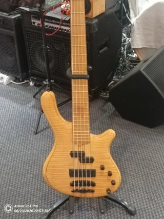 Bajo Eléctrico Mayones 5 Cuerdas