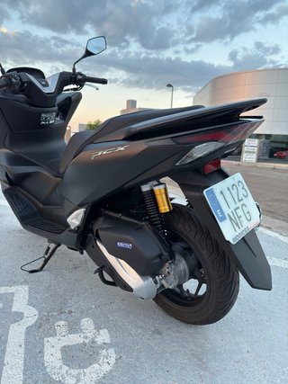 Honda PCX Negra Scooter
