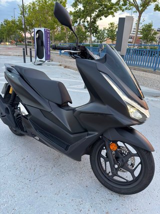 Honda PCX Negra Scooter