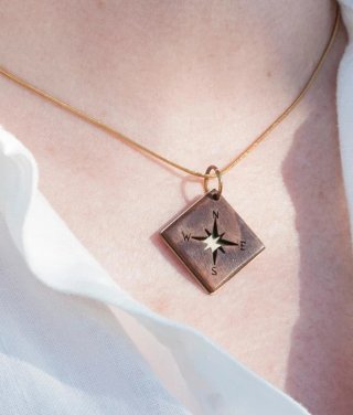 Pulsera Wind Rose Madera y Latón