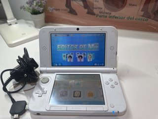 Nintendo 3DS XL Bianca con 2 giochi inclusi