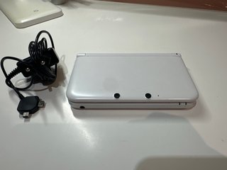 Nintendo 3DS XL Bianca con 2 giochi inclusi