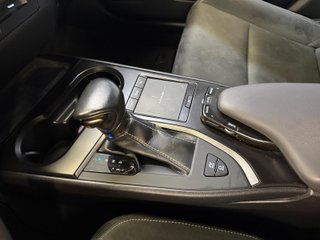 LEXUS UX 250h Business 1 dueño + IVA deducible