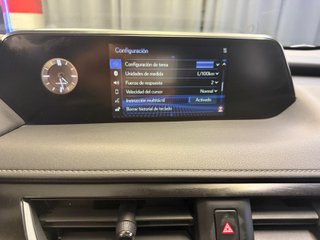 LEXUS UX 250h Business 1 dueño + IVA deducible