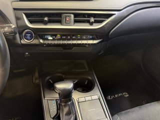 LEXUS UX 250h Business 1 dueño + IVA deducible
