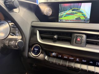 LEXUS UX 250h Business 1 dueño + IVA deducible