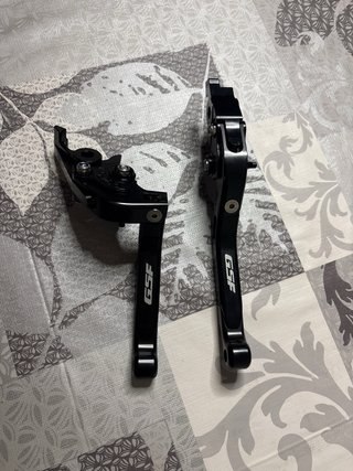 Juego de Manetas Regulables CNC para Moto - Negras