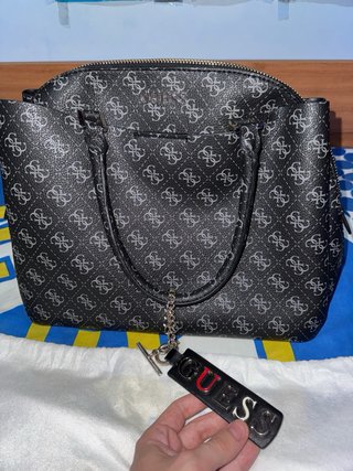Lote Guess Original (Bolso, Pulsera y Monedero)