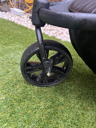 Carro de bebé negro