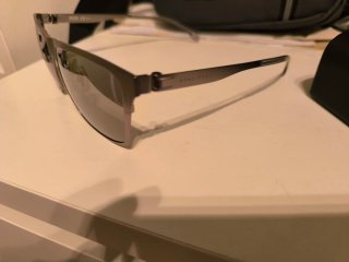 Gafas de sol Hugo Boss grises y plateadas