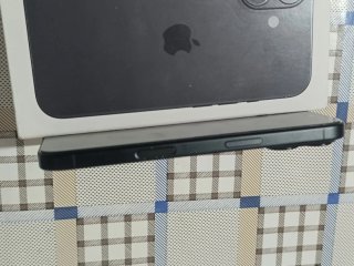 iPhone 16 128GB Negro/Gris