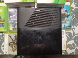 Xbox 360 E 500GB Negra