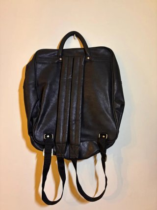 Mochila de cuero negra