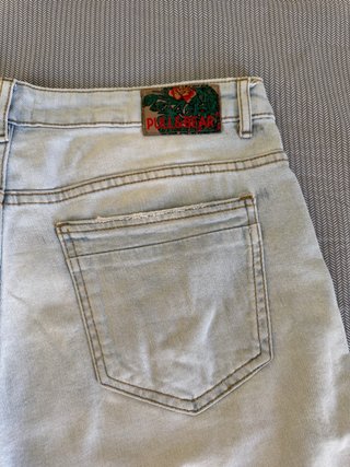 Vaqueros cortos Pull and Bear desgastados