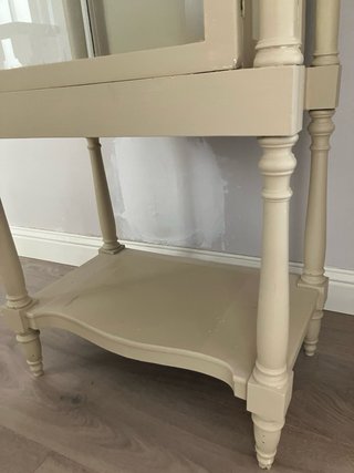Vitrina antigua de madera y cristal