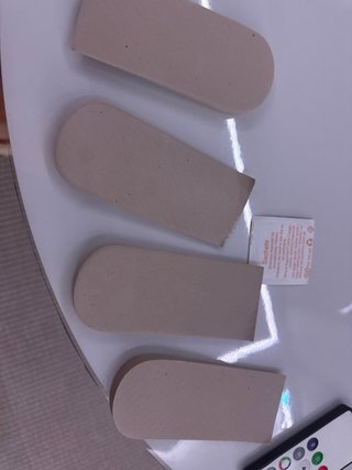Zapatillas blancas con cuña oculta