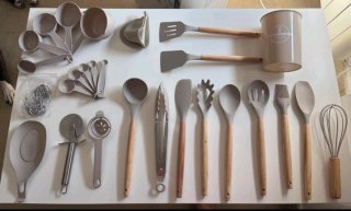NUEVO. Set Utensilios Cocina 38 Piezas Beige