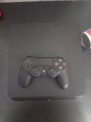 Consola PS4 Slim Negra 860 GB