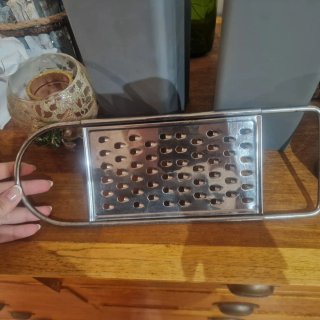 Rallador de cocina metálico