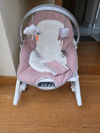 Mecedora bebé 0-6 meses casi nueva