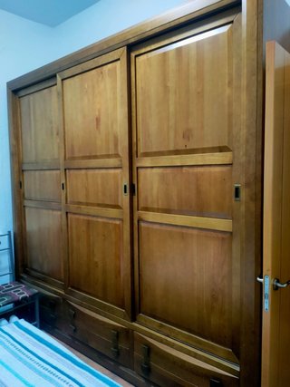 Armario puertas correderas madera
