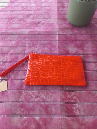 Monedero / Clutch efecto cocodrilo